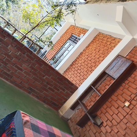 אלה Apurvi Homestay מראה חיצוני תמונה