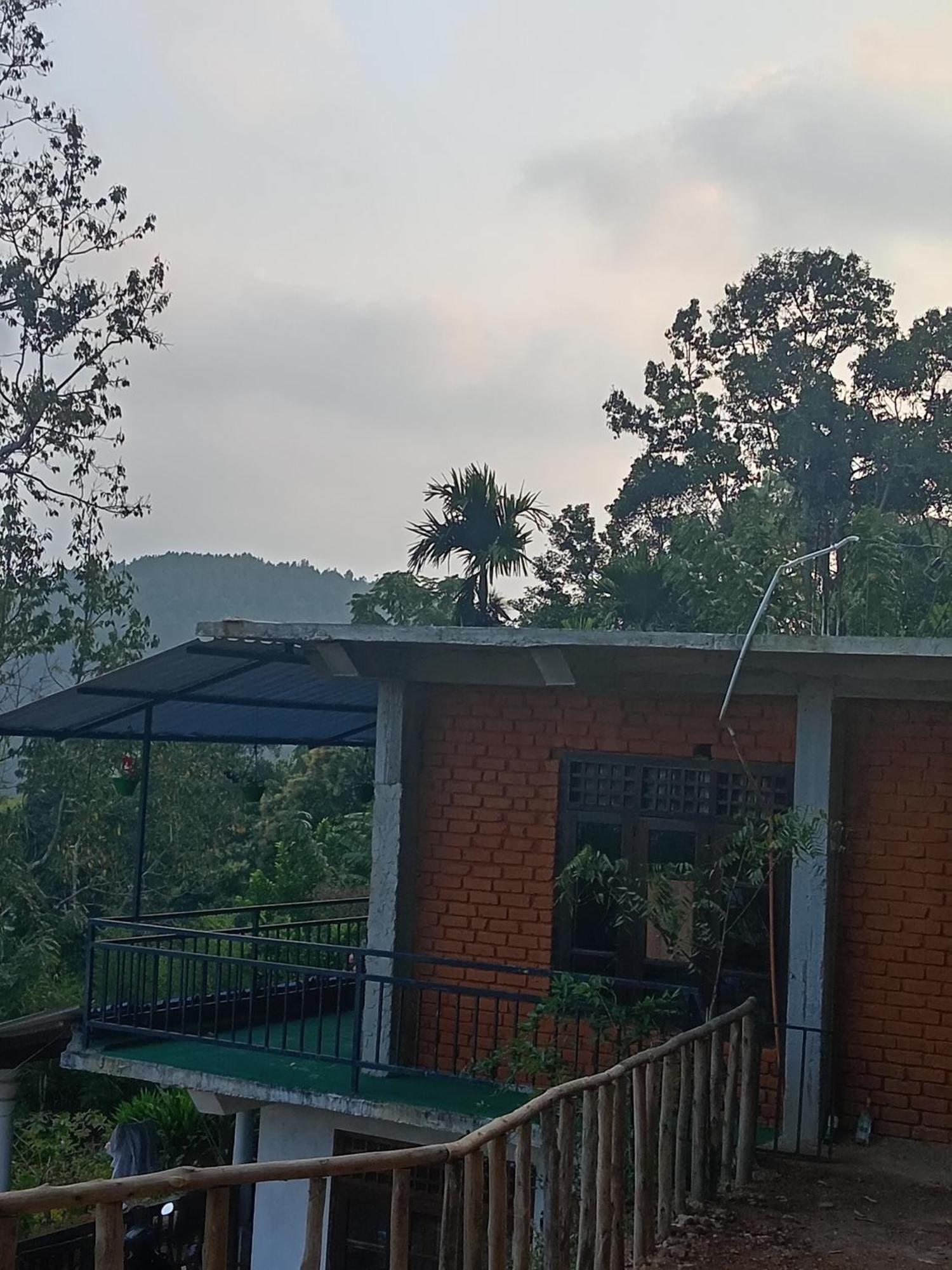 אלה Apurvi Homestay מראה חיצוני תמונה