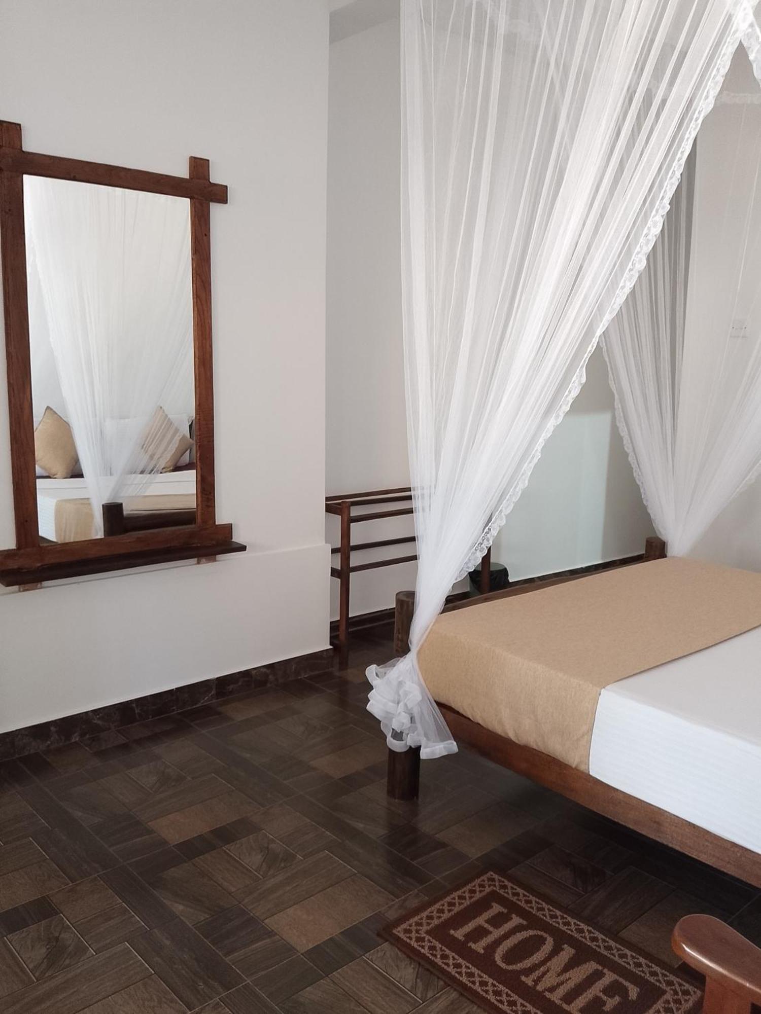 אלה Apurvi Homestay מראה חיצוני תמונה