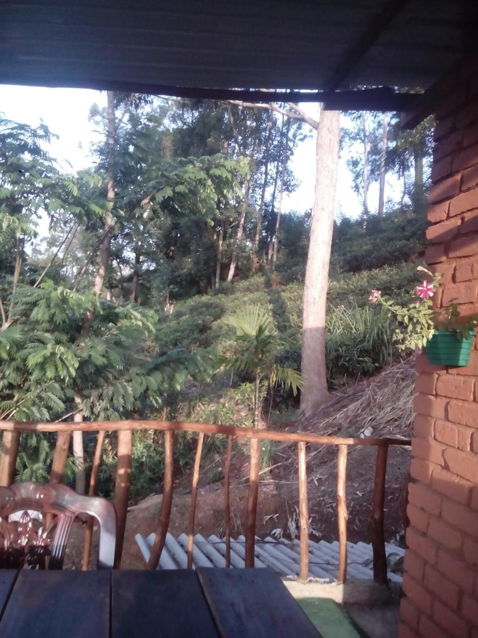 אלה Apurvi Homestay מראה חיצוני תמונה