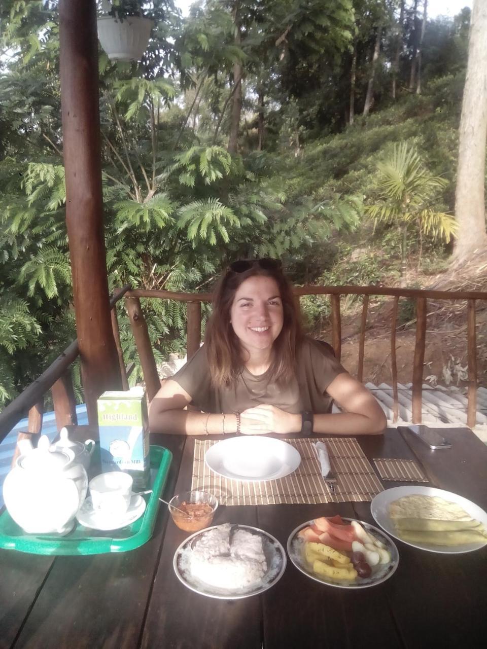 אלה Apurvi Homestay מראה חיצוני תמונה